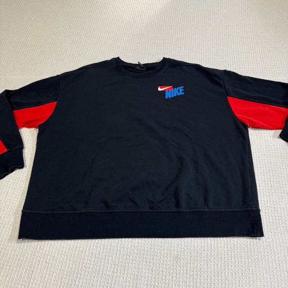 Nike Dri-Fit Sweatshirt Women's 1X Pullover Crewneck Black Red Swoosh Logos - Picture 1 of 7